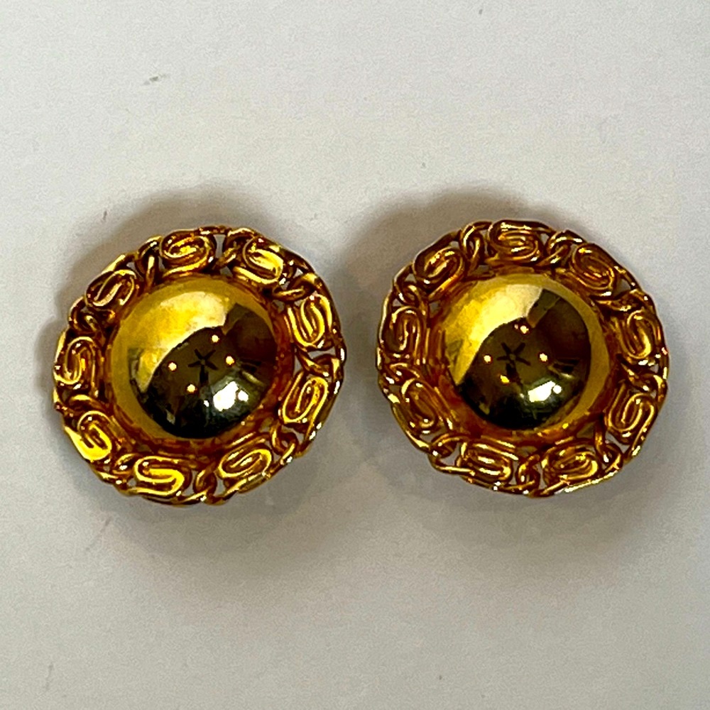 Vintage Erwin Pearl Gold Tone Round Clip On Earrings.